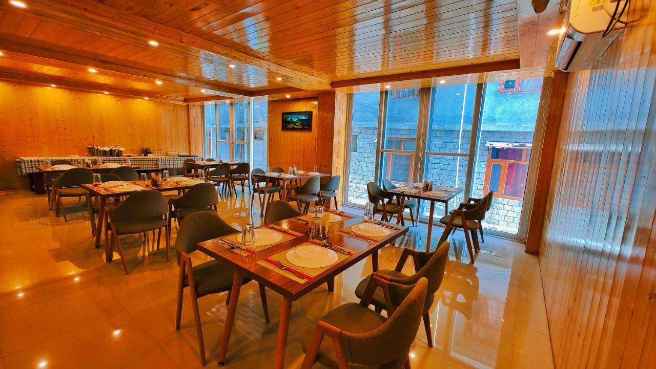 Hotel New Vistas Manāli Dış mekan fotoğraf