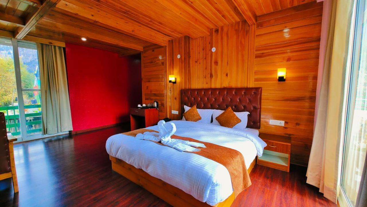 Hotel New Vistas Manāli Dış mekan fotoğraf